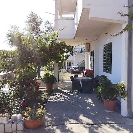 Mare Pensión Drvenik (Split-Dalmatia)