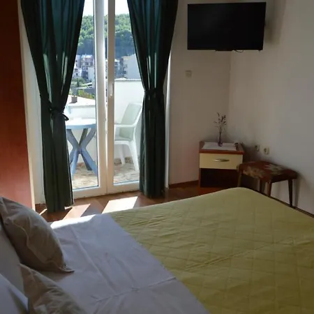 Pensión Mare Drvenik (Split-Dalmatia)